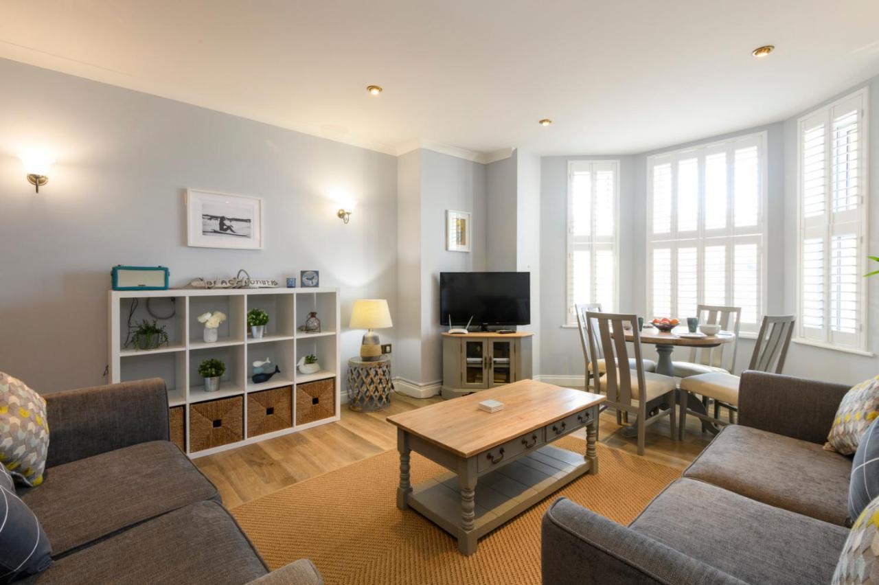 Beachcombers Apartments New Quay エクステリア 写真