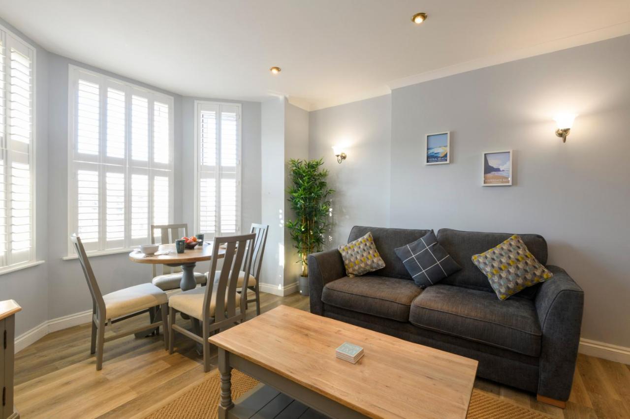 Beachcombers Apartments New Quay エクステリア 写真