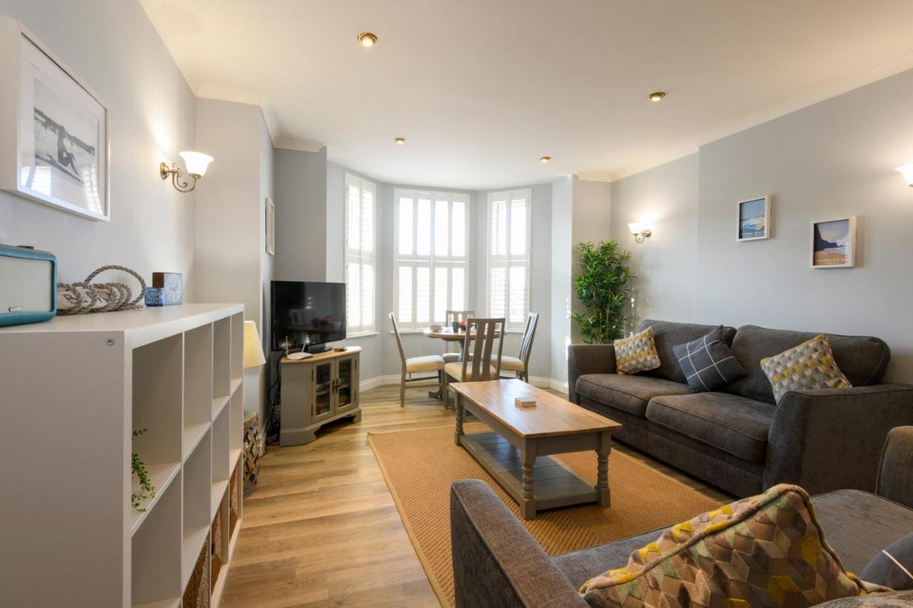 Beachcombers Apartments New Quay エクステリア 写真