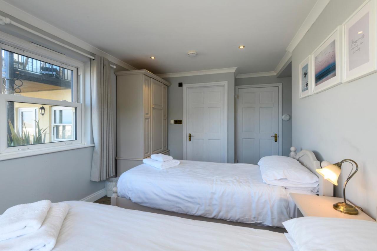 Beachcombers Apartments New Quay エクステリア 写真