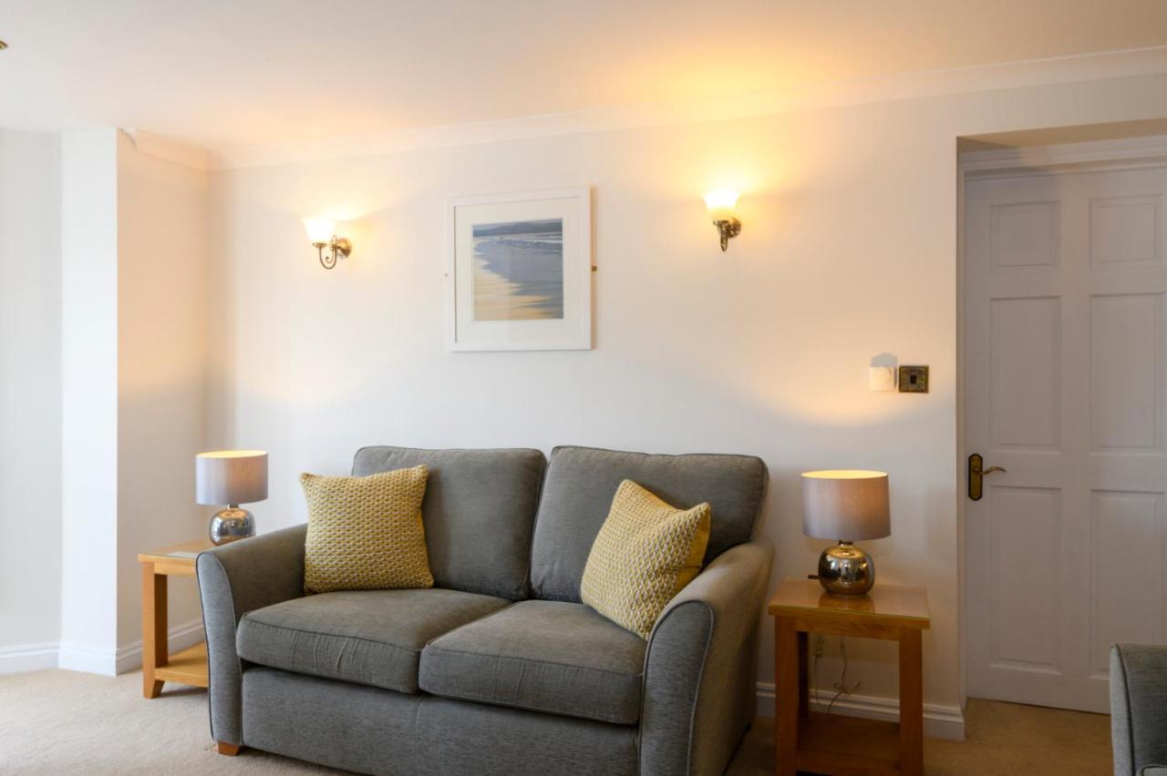 Beachcombers Apartments New Quay エクステリア 写真