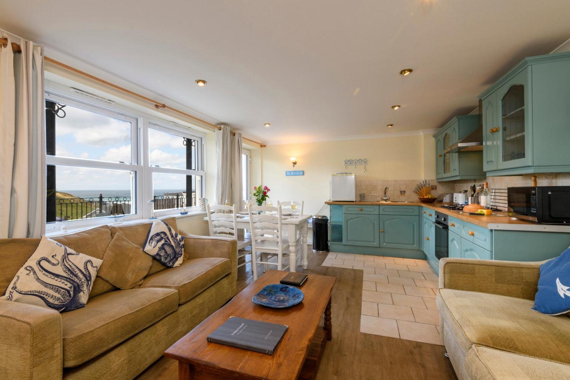 Beachcombers Apartments New Quay エクステリア 写真