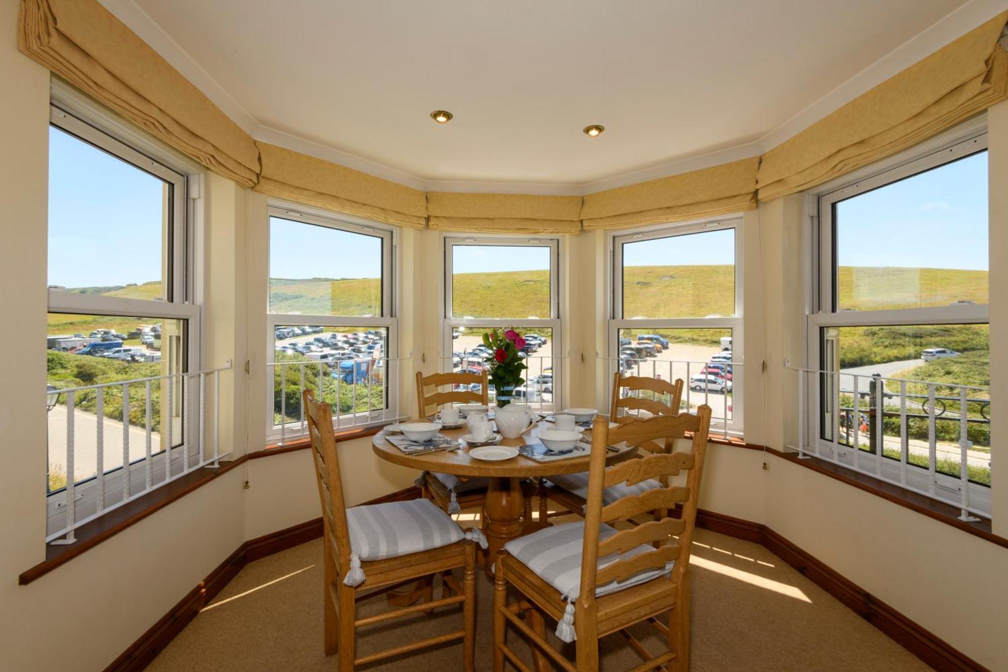 Beachcombers Apartments New Quay エクステリア 写真