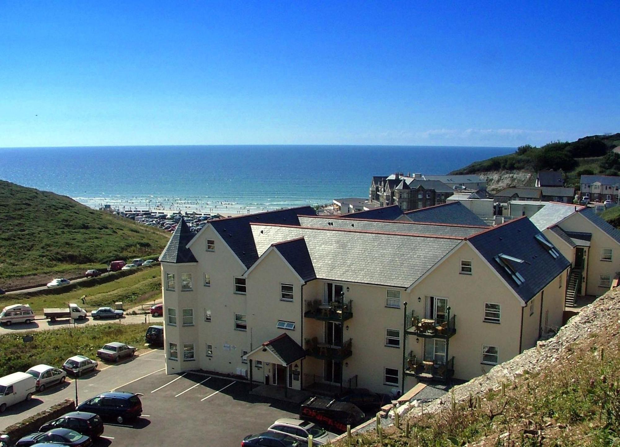 Beachcombers Apartments New Quay エクステリア 写真