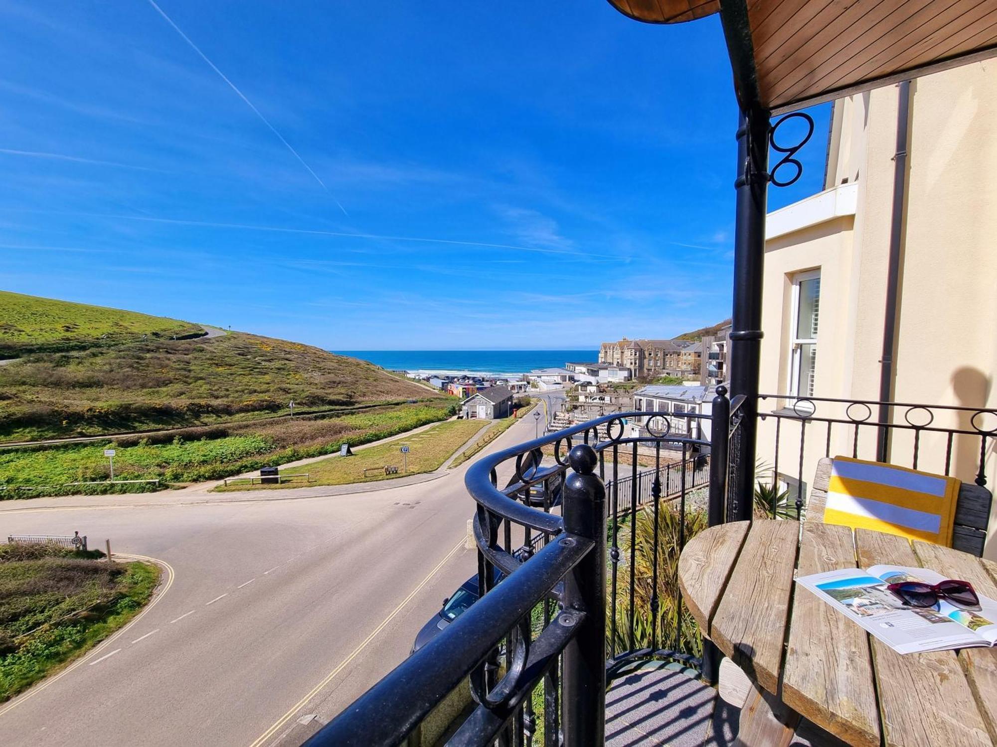 Beachcombers Apartments New Quay エクステリア 写真